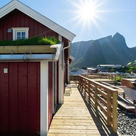 Madelhea Cabin- Seaview Lodge Reine Exterior photo